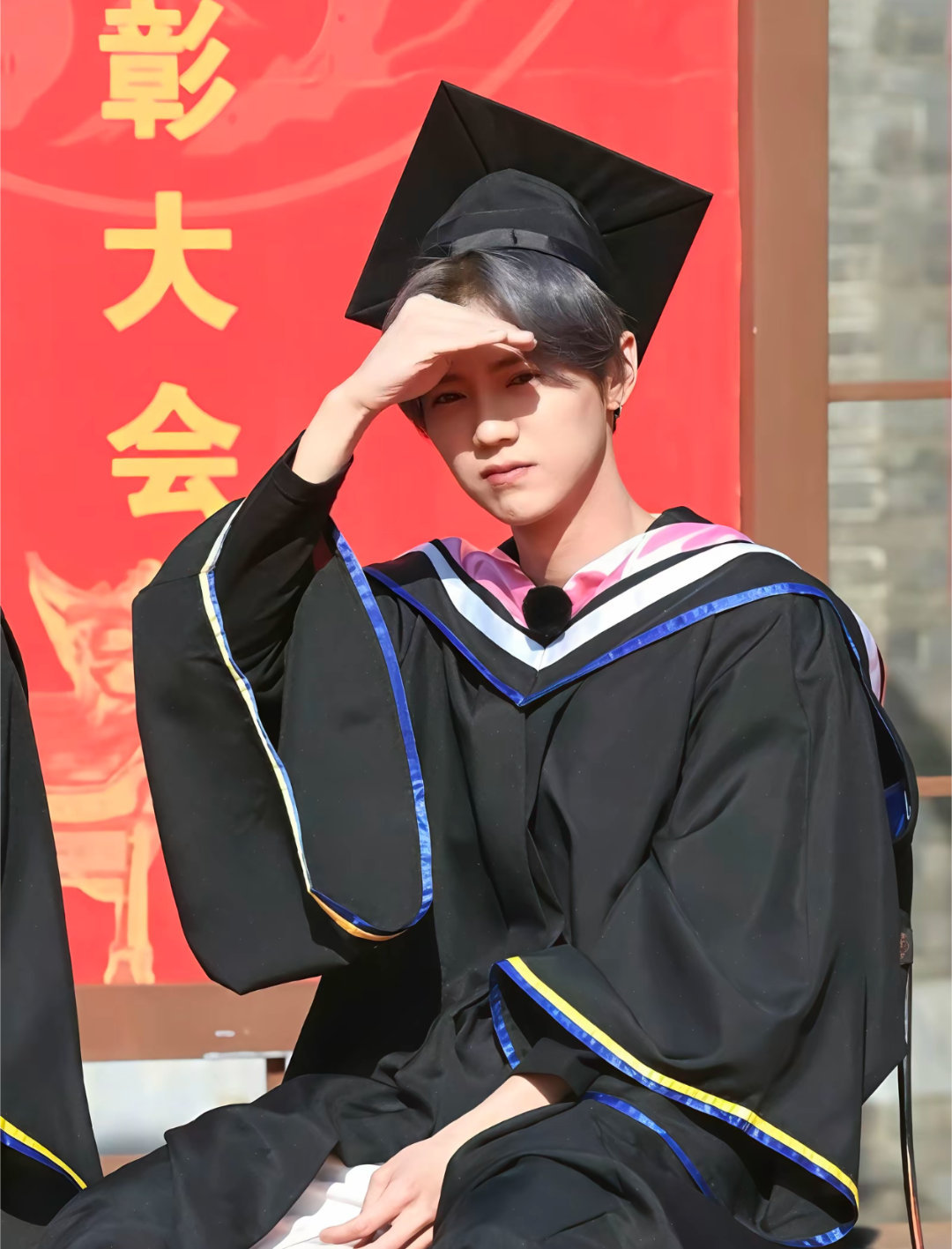 鹿晗lh鹿晗哈哈哈哈哈马上毕业季了，祝大家前程似锦，未来可期有些春天总是错过