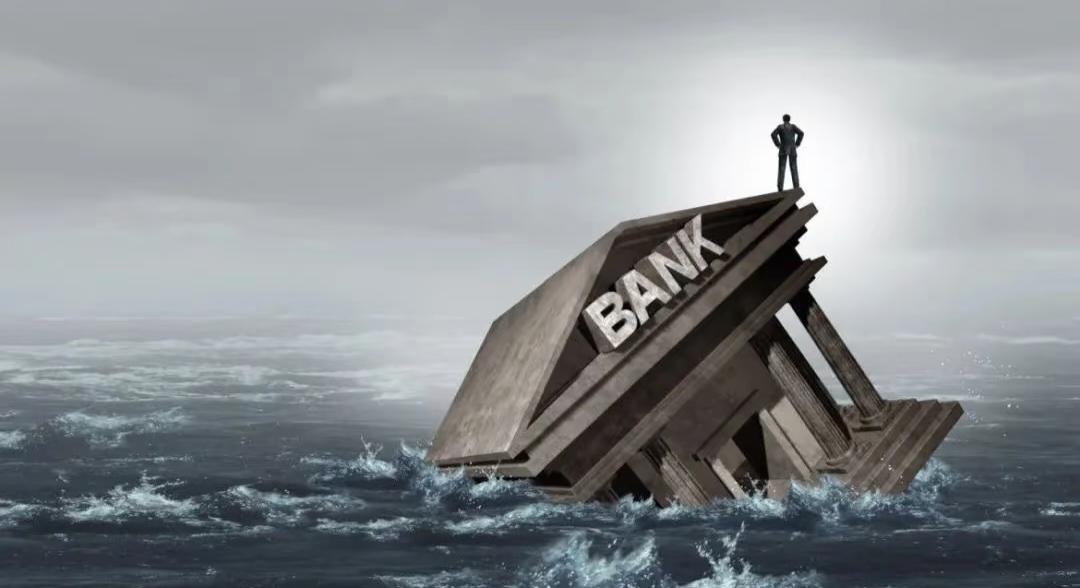 为什么今年的银行网点“瘦身”空前?今天无意中刷到一条视频，看了数据真的是触目惊