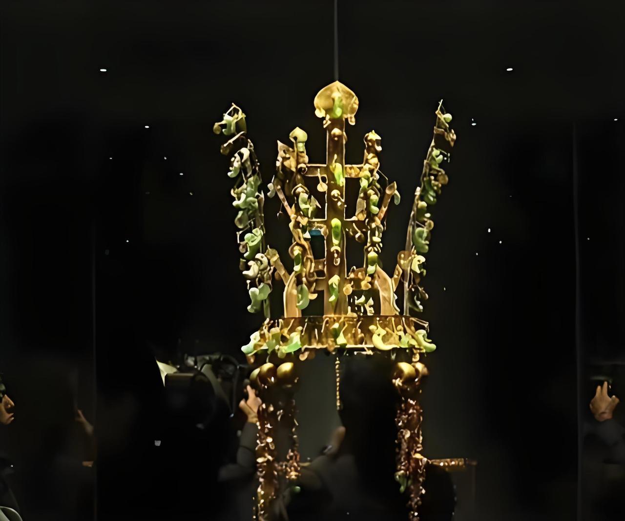 特朗普要是知道韩国赠送的王冠的全称是：“鸡林州大都督.上柱国.开府仪同三司.新罗