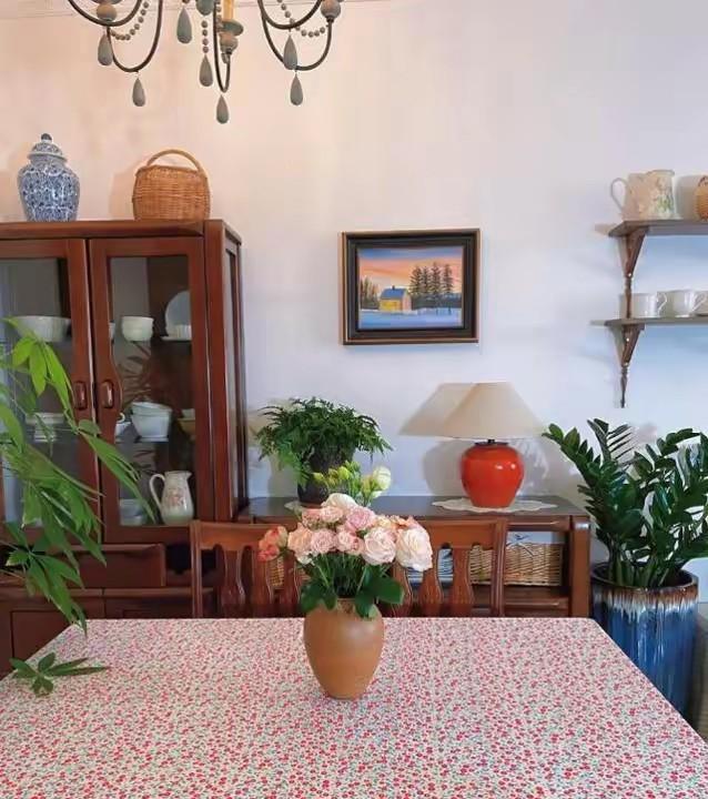 我姨妈的屋子，好漂亮！老人今年80，住着85平的屋子，每天收拾得干干净净，真是