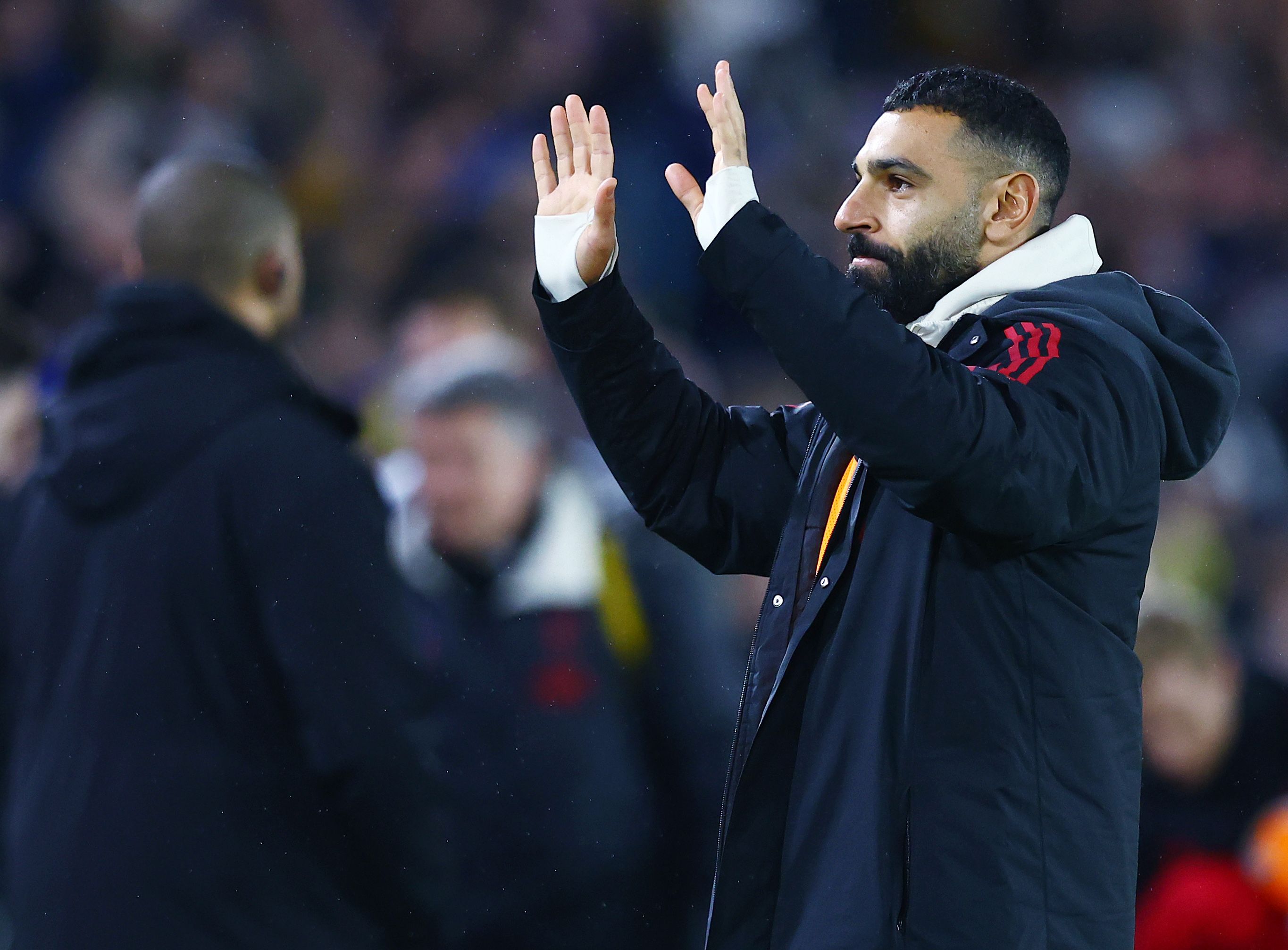 一众名宿纷纷呼吁萨拉赫道歉, 你来帮萨拉赫写一篇道歉社媒