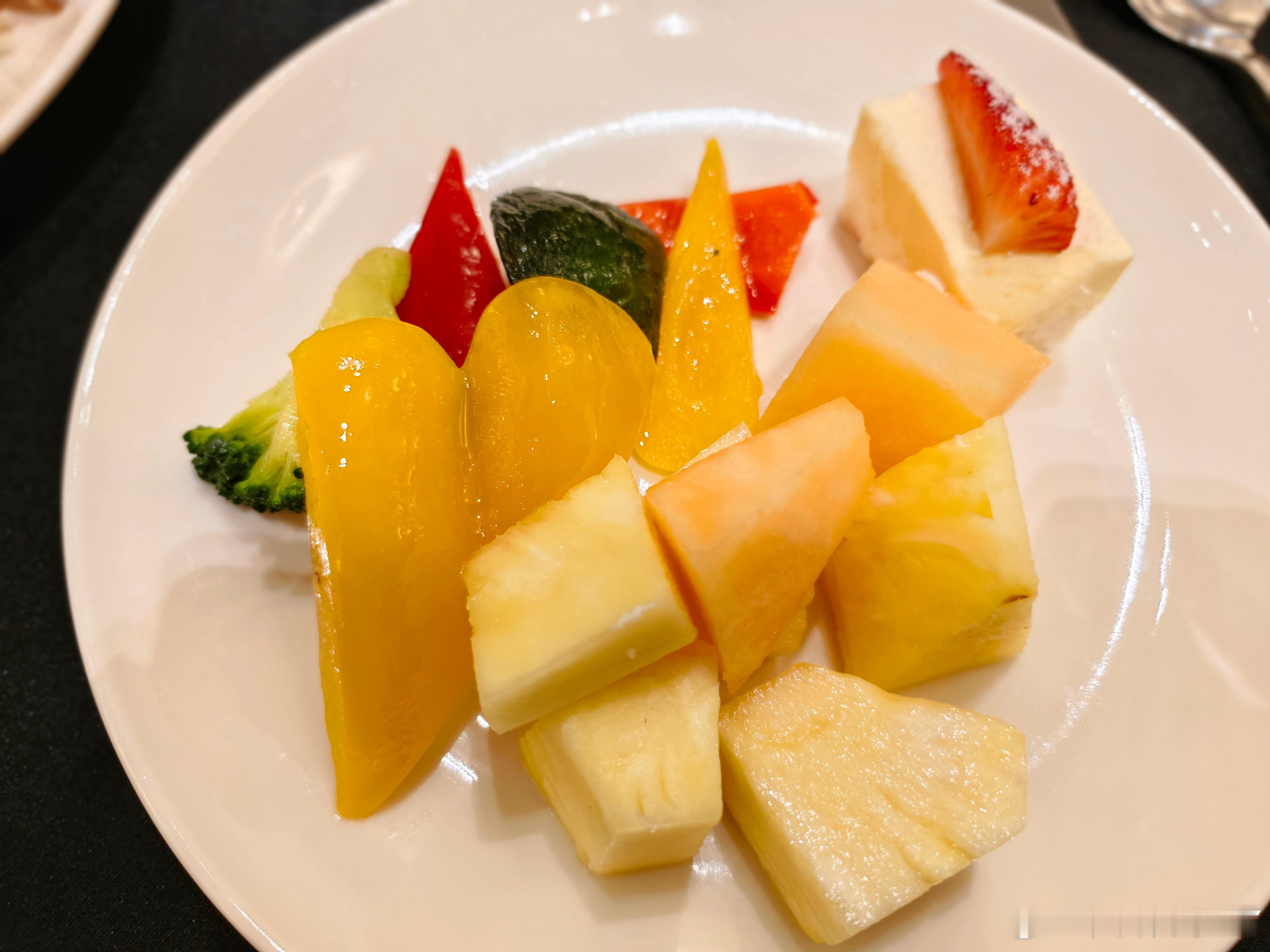 今日份爱心投喂✨吃个饭都能被彩椒比心！这颗爱心椒颜值直接拉满，跟我本人一模一样，