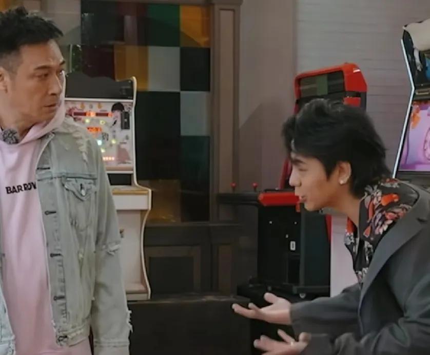 丁真在吴镇宇面前演一个被冤枉偷东西的人时，他反反复复的说：“我真的没有偷东西。”