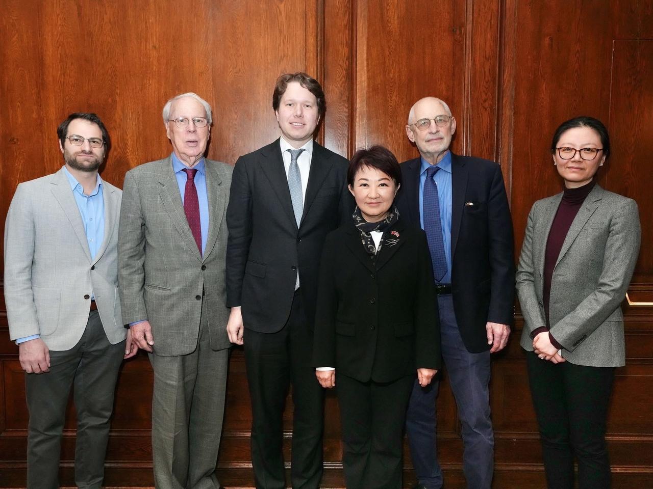 卢秀燕：和平要建立在实力之上，台需要持续与美加强沟通卢秀燕今（17日）在脸书