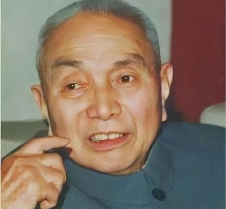 九旬特工郭汝瑰前些日子送女儿时出车祸去世了。他和吴石都是国民党里的地下党，但结局