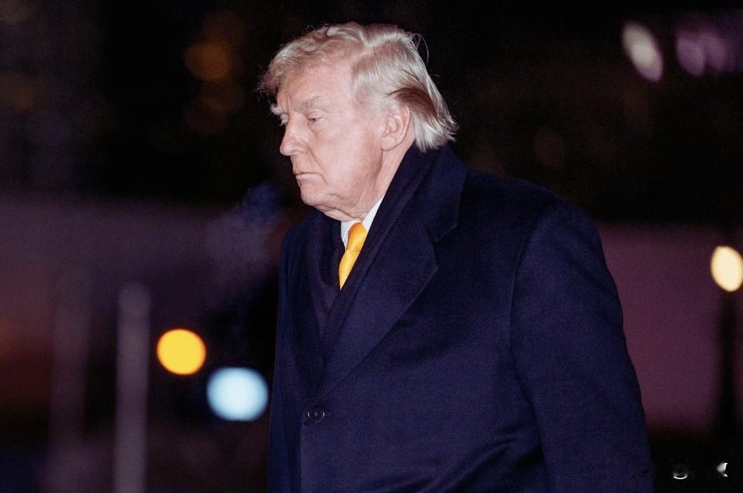 中国抛售美债。 当下，中国持续减持美债的动作备受全球资本市场关注。 知情