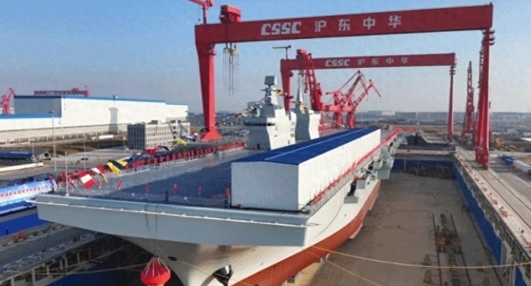 中国海军将打破常规、抢跑未来？谁能想到，福建舰还没正式服役，它的“年轻搭档”四川
