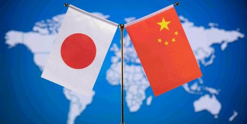 中方降格出席！日本驻华大使仍喊话称，希望中日关系春暖花开！2月27日，根据日媒报