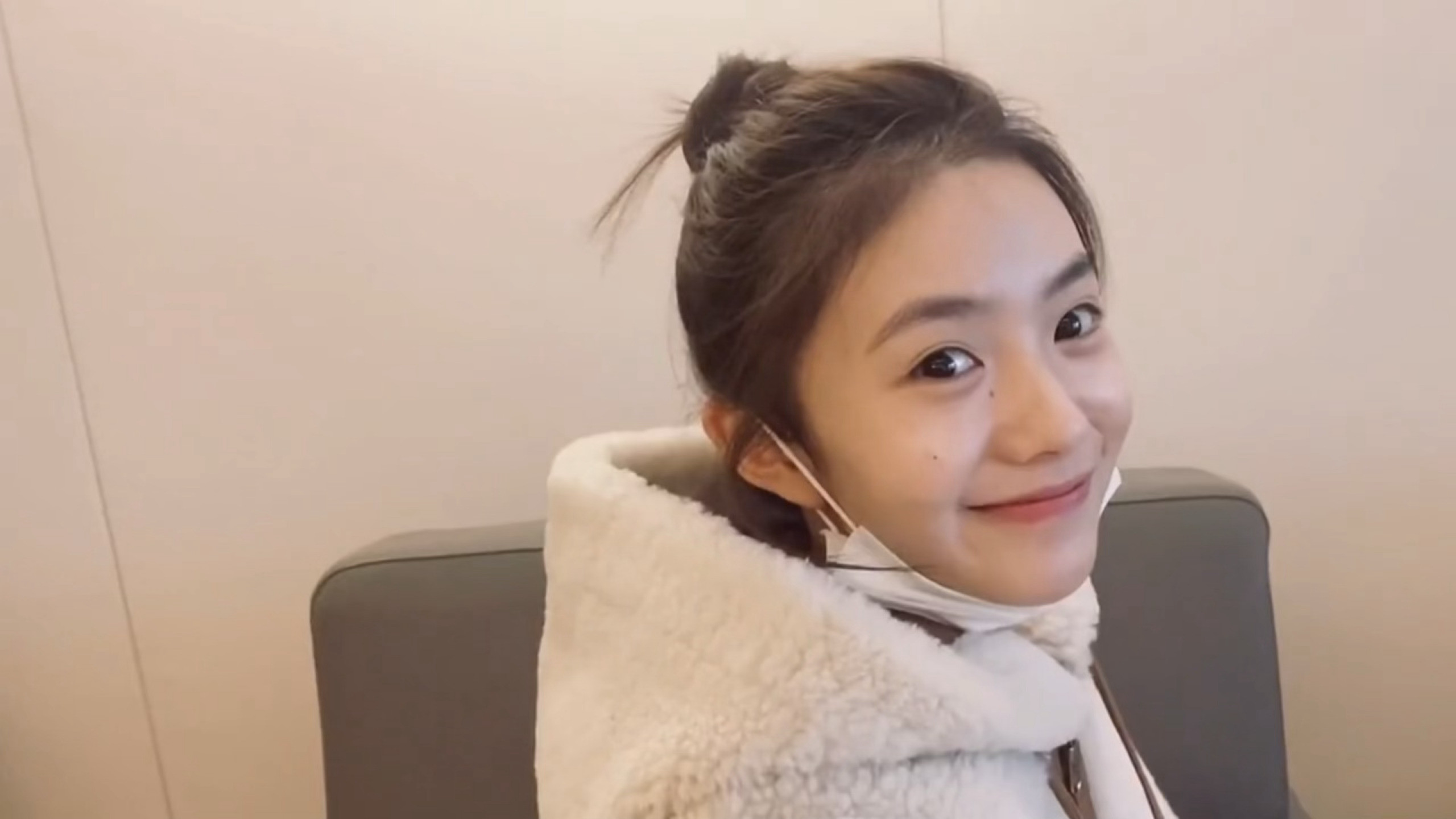 我想象中扎丸子头的样子：刘浩存我想象中扎丸子头的样子