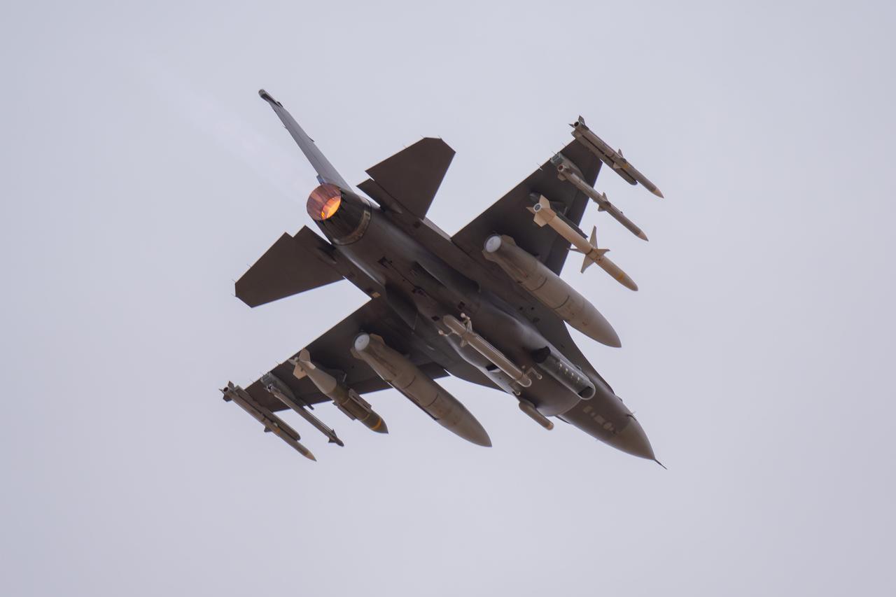 “特朗普破防了！”在请求北约和盟国加入霍尔木兹海峡护航行动遭到普遍拒绝后，当地时