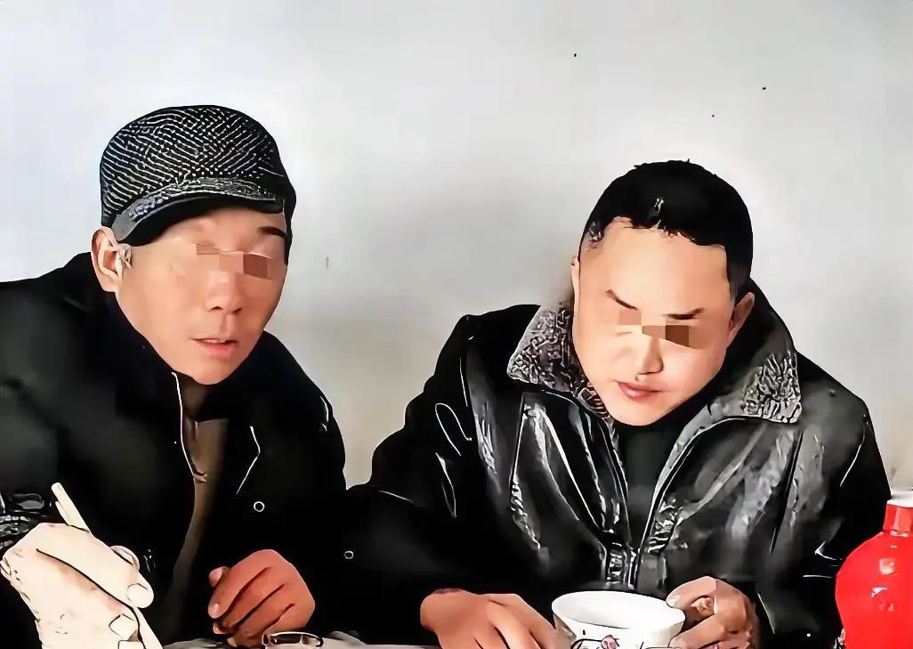 山东菏泽，男子陈凯的妻子已经去世4年。这天岳父突然找上门，手里攥着一个皱巴巴的布