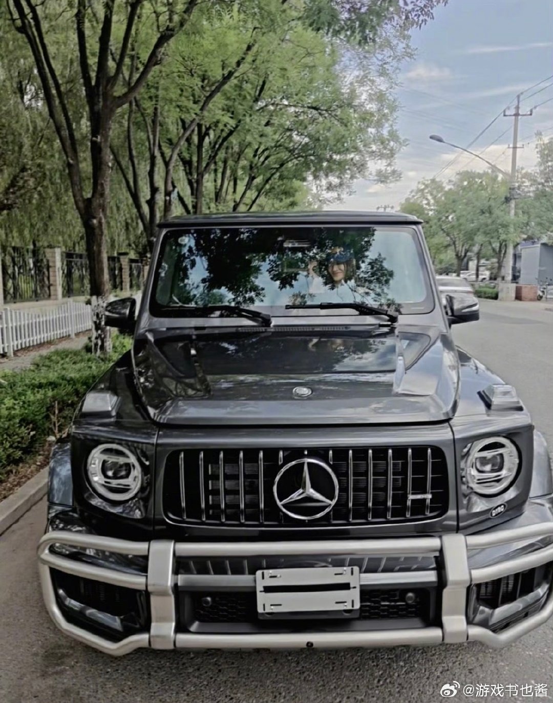 #谁在七夕送了李小冉一辆车#人家有钱有实力送自己一辆不行吗？再说七夕这个节日本来就是女生祈福，请求自