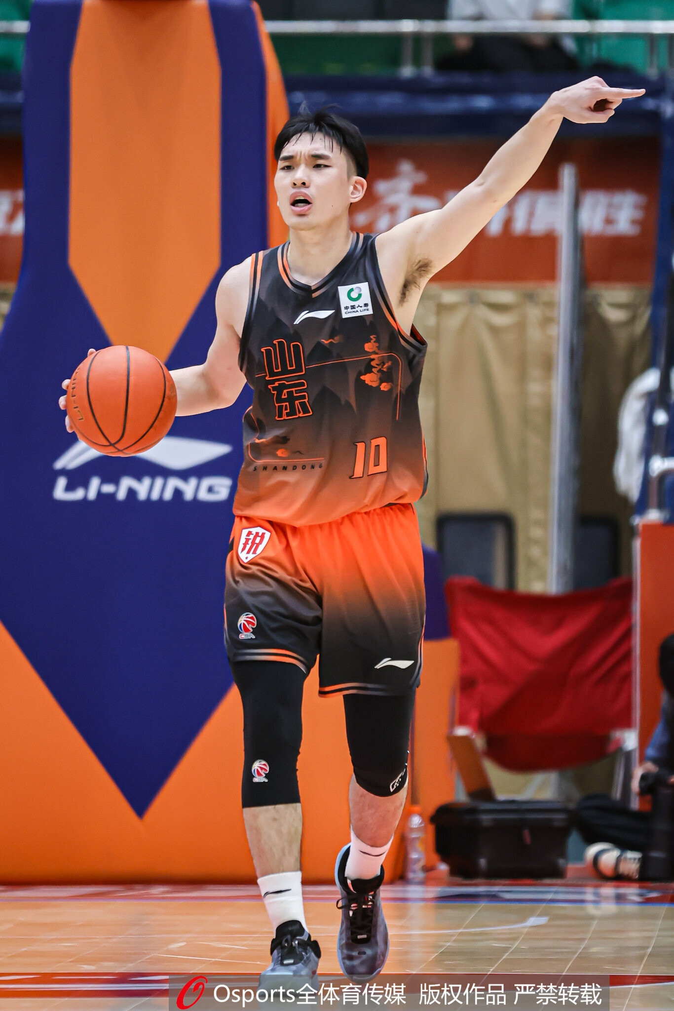 媒体人: 山东高速男篮正在兜售谢智杰 去留取决于新后卫引入情况