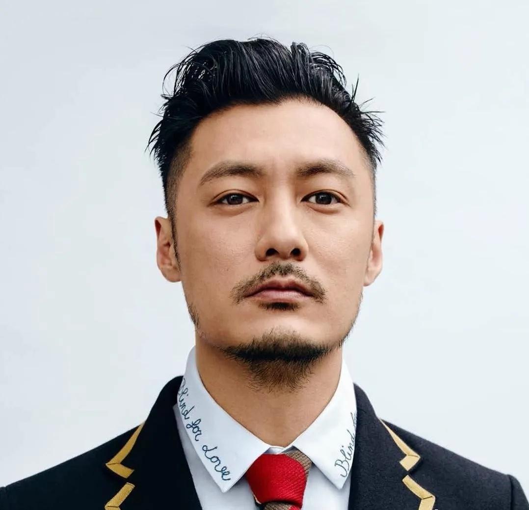 1.杨杨现任女友长相清纯又听话，没有嫂子病，不会蹭热度，男星还准备带她见父母。
