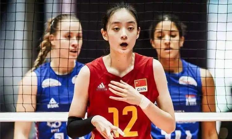 张籽萱压力再度升级，心疼3秒洛杉矶周期，中国女排二传人才竞争最为激烈。