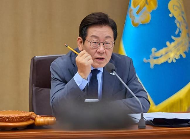 韩国这场地方选举结果刚出炉，执政党共同民主党就拿下了全国16个广域市道领导席中的