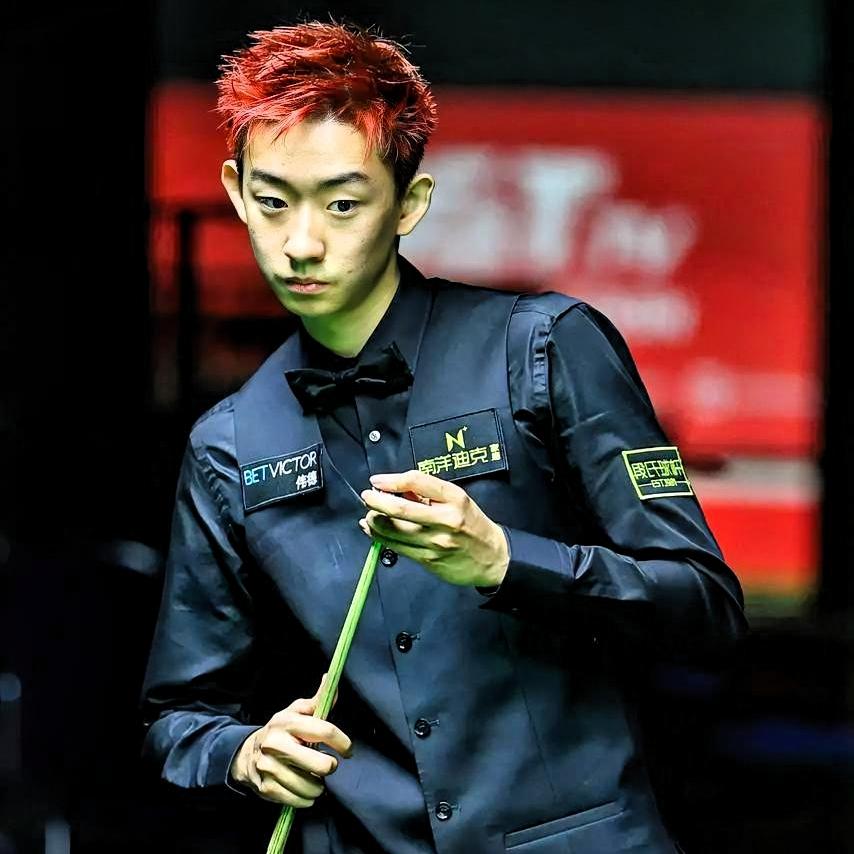 11月7日晚，吴宜泽以9-6击败赵心童，职业生涯第三次打入排名赛决赛。在晋级之路