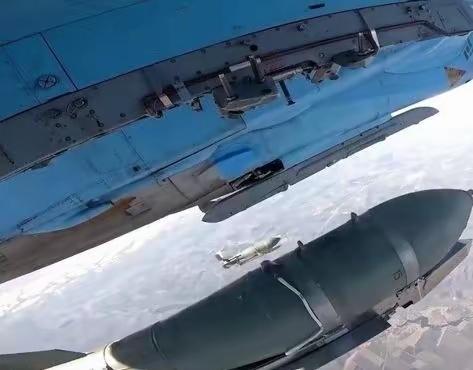 红军城的失败，很有可能是这场俄乌冲突的转折点，俄军在扎波罗热、赫尔松和顿涅茨克进