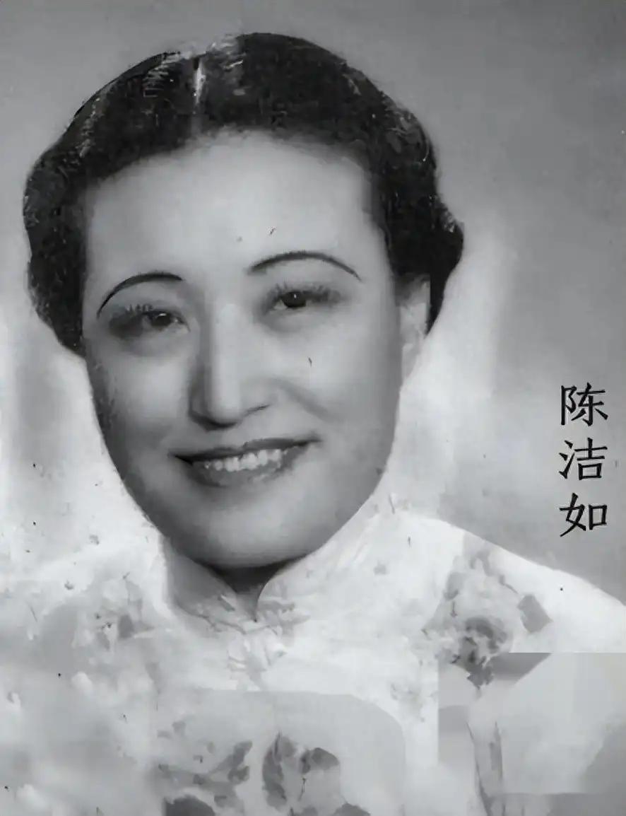 蒋介石的4个老婆，都是怎么死的？最惨莫过于三夫人。蒋介石的婚姻生活，掩藏