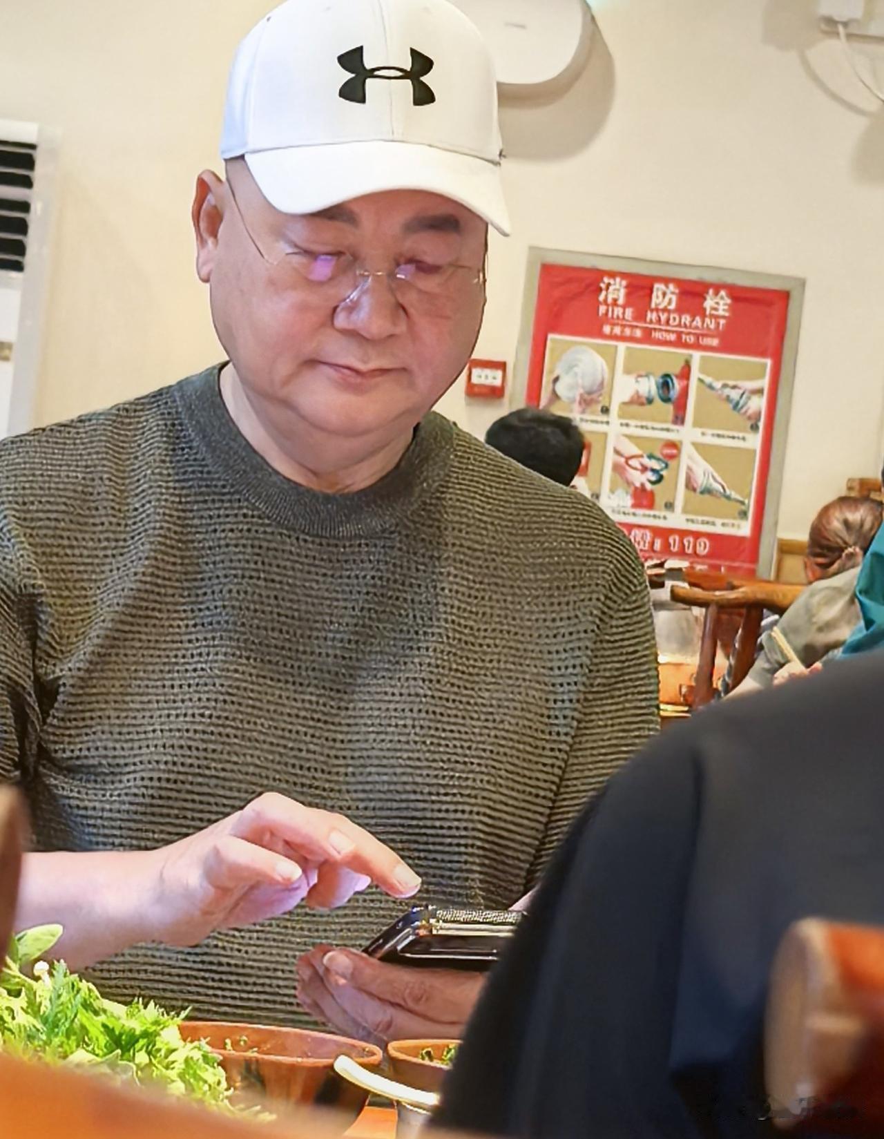 迟重瑞，引发热议！8月6号，自妻子陈丽华去世后，就很少露面的“唐僧”迟重瑞