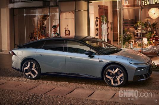 2026款小鹏P7+1月8日上市！全系标配AI底盘+6D防