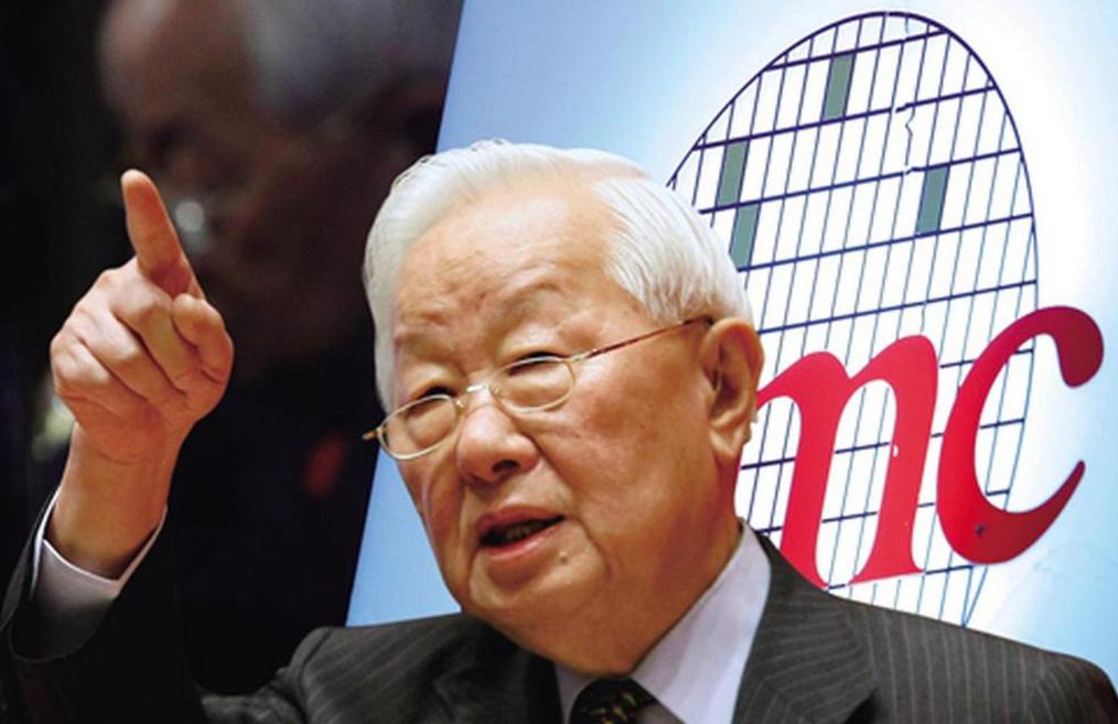 台积电创始人张忠谋突然宣布了他的看法：大量中国理工人才在美国扎根，竞争压力正在加