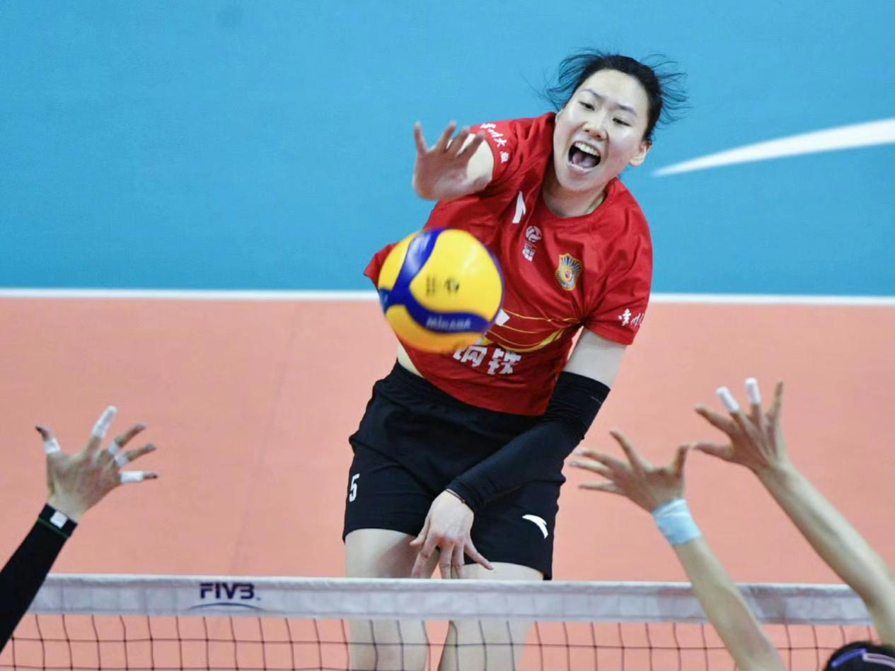 江苏女排逆转天津，得益接应周页彤的爆发，主攻不再是单打独斗！女排联赛半决赛，江