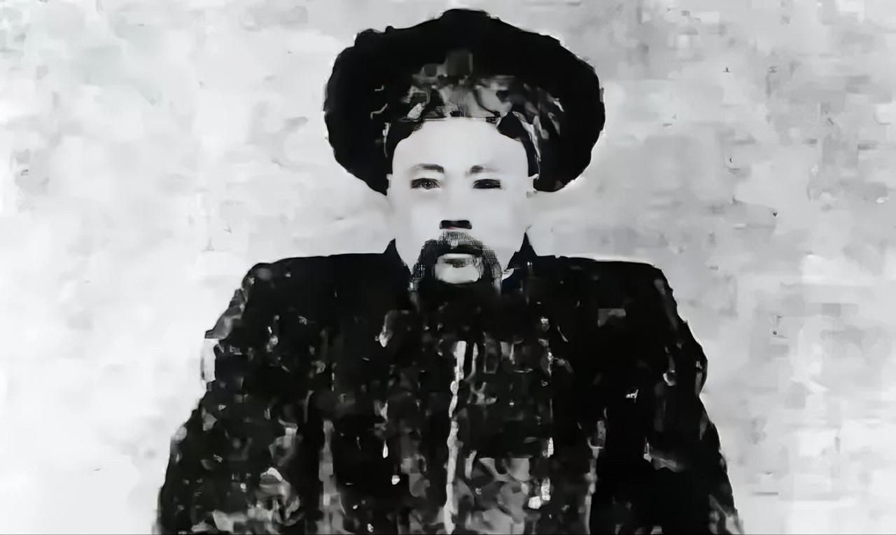 1911年11月3日，江苏巡抚程德全深感清王朝已无可救药，为了避免战争，他剪去发