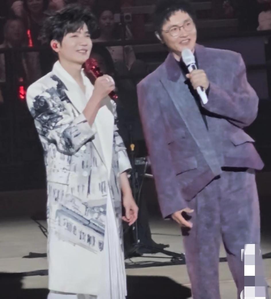 陈楚生北京场演唱会嘉宾是孙楠，大娃来啦，两个人合唱了《无名的人》真想不到声生不