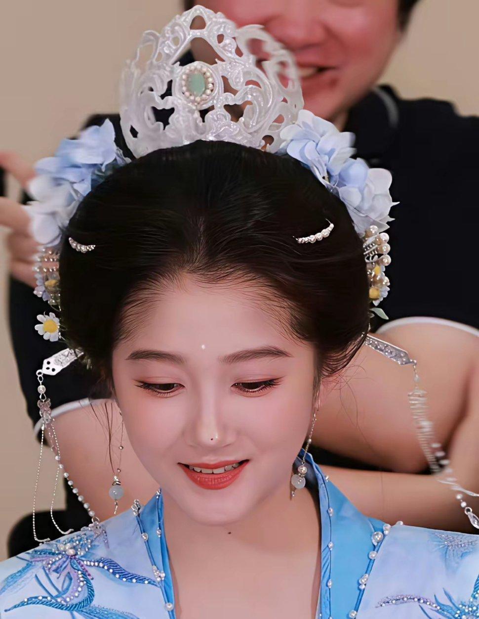 王牌的妆造居然已经进化到这种程度了，第一次看到关晓彤这么美的古装造型，比她平时的