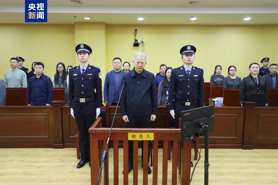 【#光大集团原董事长李晓鹏一审宣判##李晓鹏敛财超6043万#】2025年3月1
