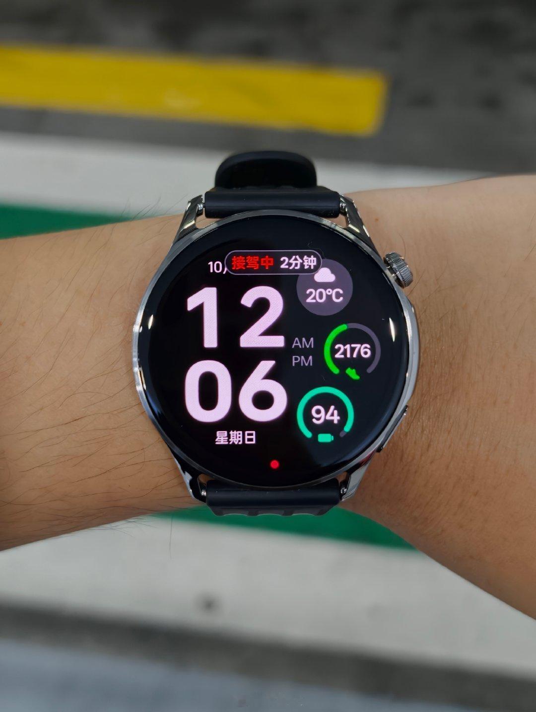 OPPOwatchs2这个灵动岛类似物做的是真的牛批滴滴打车的时候，叫车，接驾，车牌每一个流程都有相