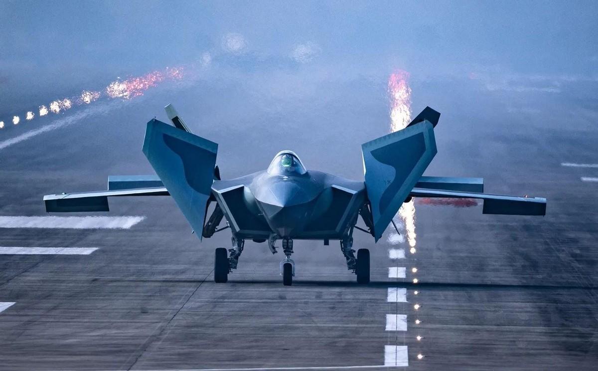 歼-20家族为何“多子多福”？体系作战才是答案有了顶尖的歼-20，为何还要造歼