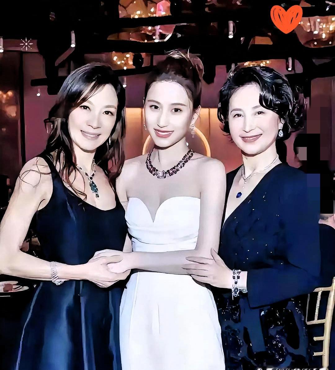 何超莲给天下所有女人上了一课何超莲给天下所有女人上了一课，那就是：无论你有