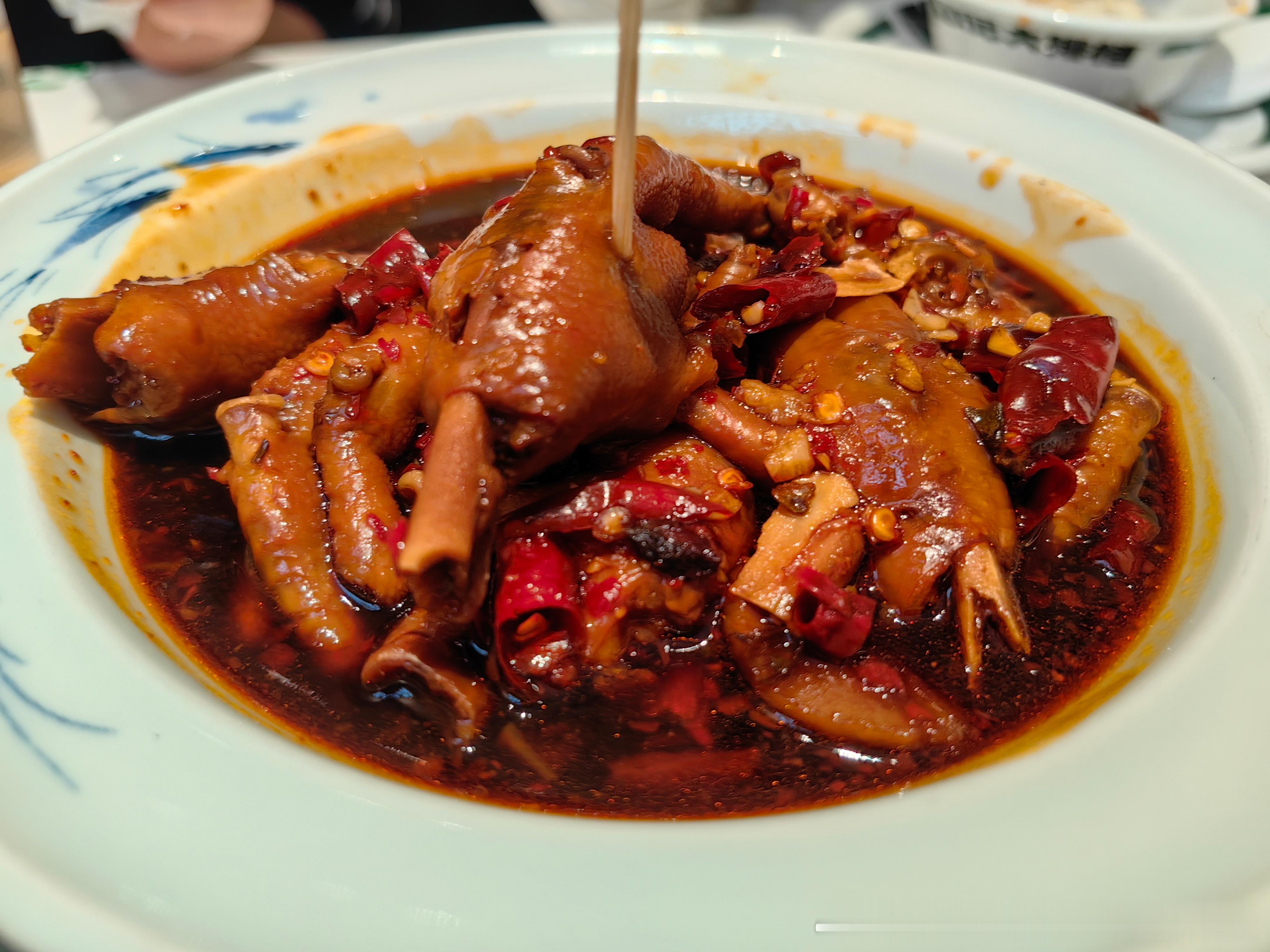 闺蜜带去吃江西菜说非常地道但真的是辣