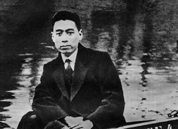 1926年，周总理离开黄埔军校时，只有一位学生敢冒死前来送行，这在当时是比较难得