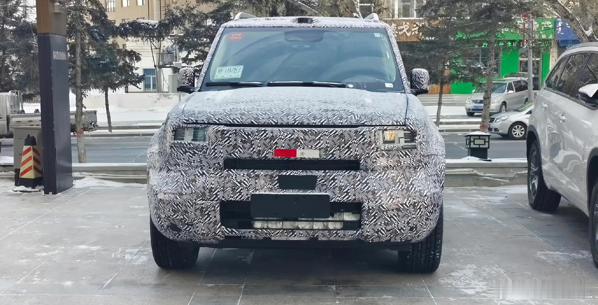 长城方盒子新旗舰曝光！不是归元平台的那个新能源旗舰车，原来很多人说这是猛龙PLU