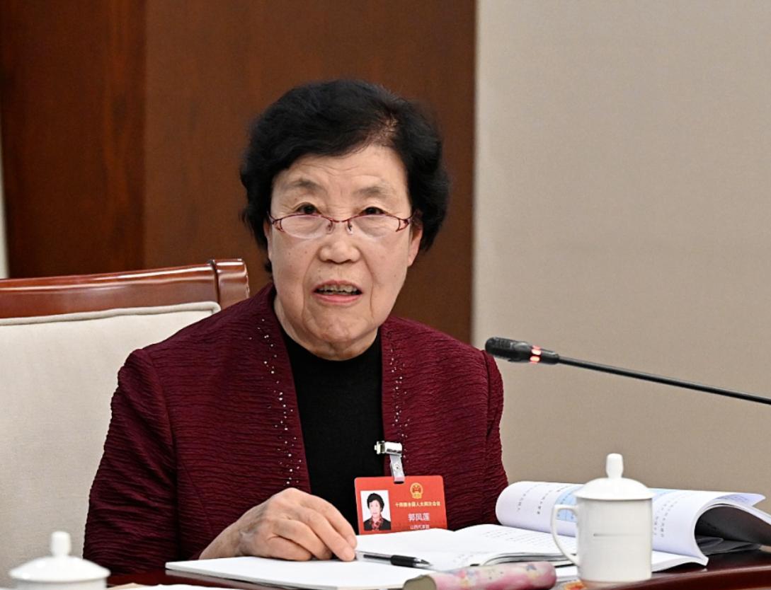 后来为了整大寨，将郭凤莲调走，直到九一年，郭凤莲才重新回到大寨，回大寨时已是满目