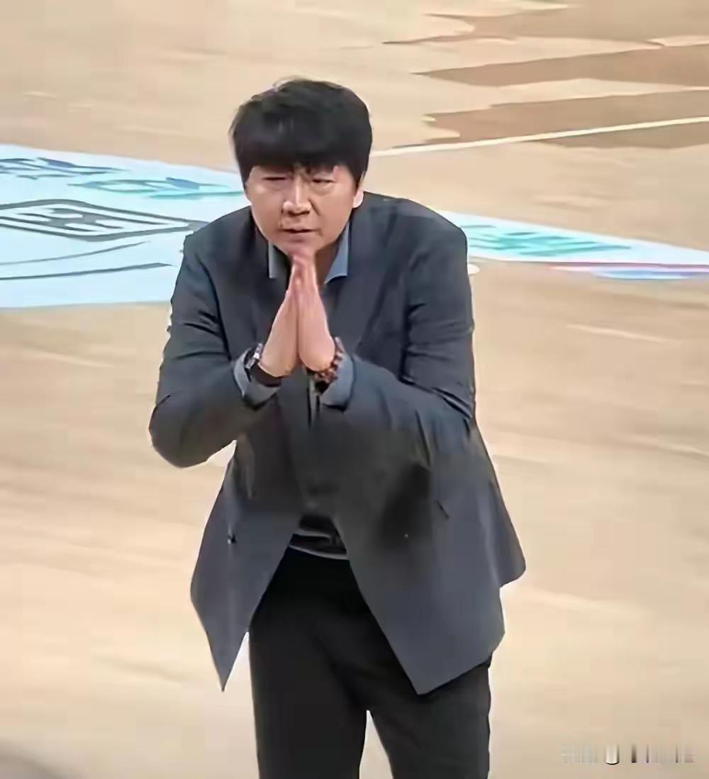 五连败之后山东高速男篮的球迷中"邱彪下课"的声音逐渐高了起来，不过这只能是造一些