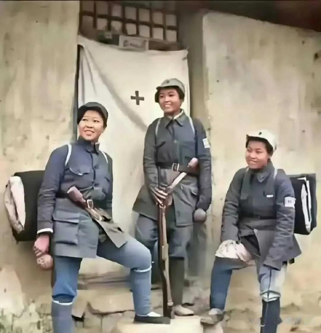 左边是真实照片，右边是影视作品