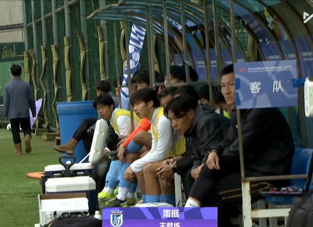 周挺带队绝杀王玉栋领衔浙江U21，无缘北京老男孩传承明星赛！执教大连英博U21主