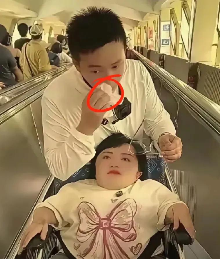 李喜梅试管婴儿失败，大双难过的哭了。他心疼李喜梅的坚强，心疼她遭了太多的罪。李