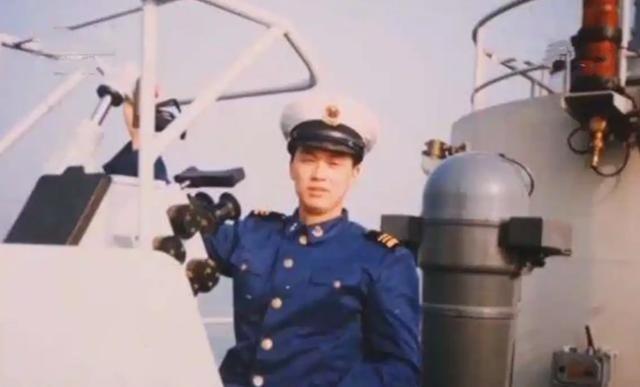 1997年，19岁战士为救人而牺牲，父母几度昏厥，可谁料20年后，战士母亲病逝