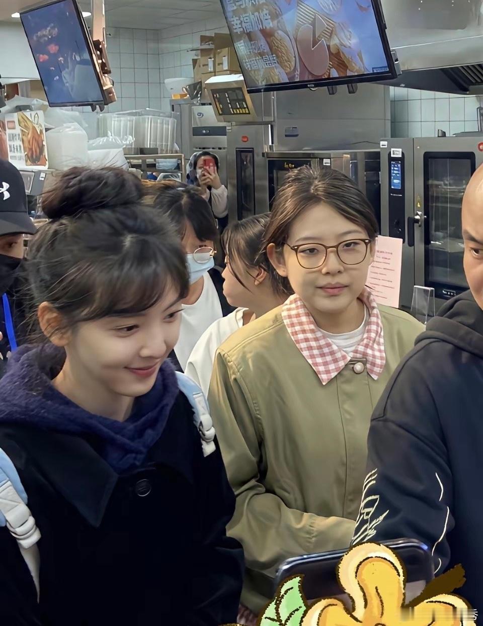 章若楠真的是中了基因彩票了和妹妹的差距好明显陈伟霆MV女主是章若楠