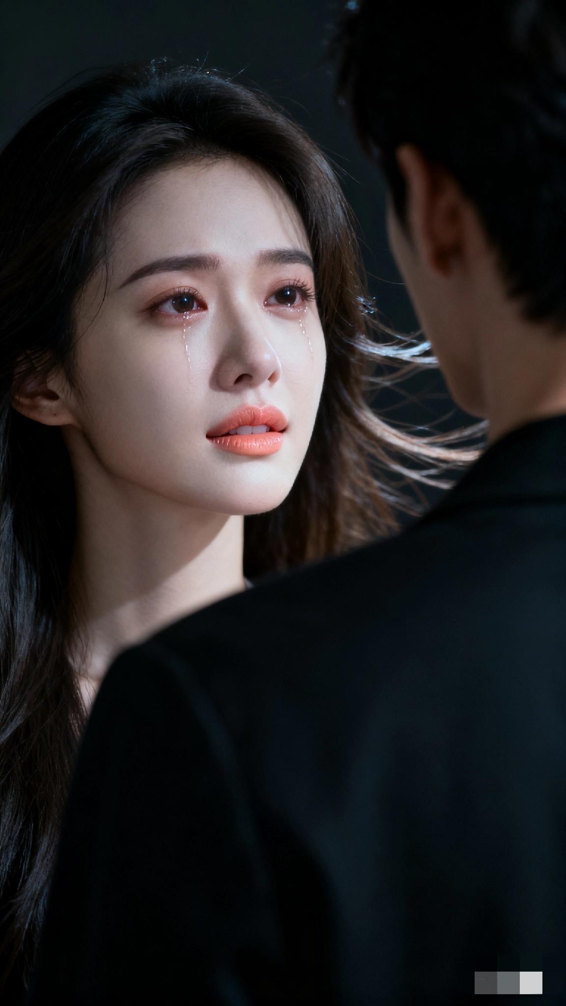 情人之间，相逢已是上上签，何必执着事事圆。在漫漫人海里能和你相遇，相知，相