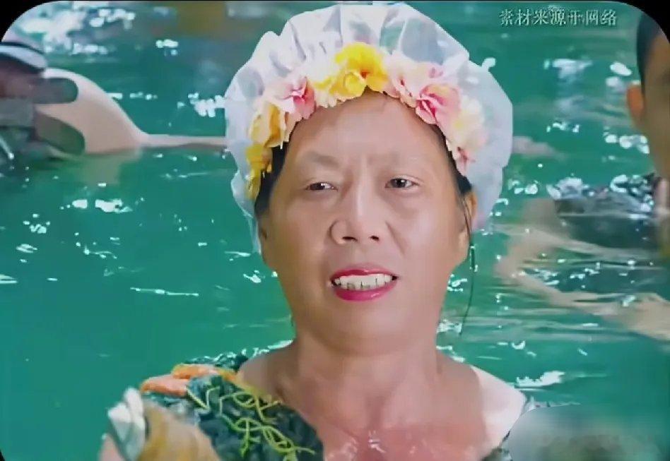 《功夫女足》里最特别的配角当属75岁的张美娥，被周星驰发掘十三年，前后合作四次，
