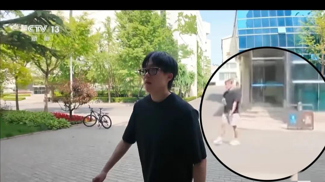 王楚钦有没有找到真爱还不知道，但一米八的圈外女友对他是真爱，走哪跟哪，到哪