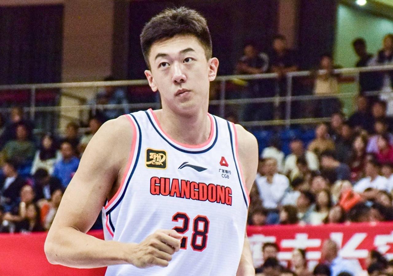 王少杰无家可归！近期，有媒体人透露王少杰在家乡石家庄独自训练，并且参加当地的野