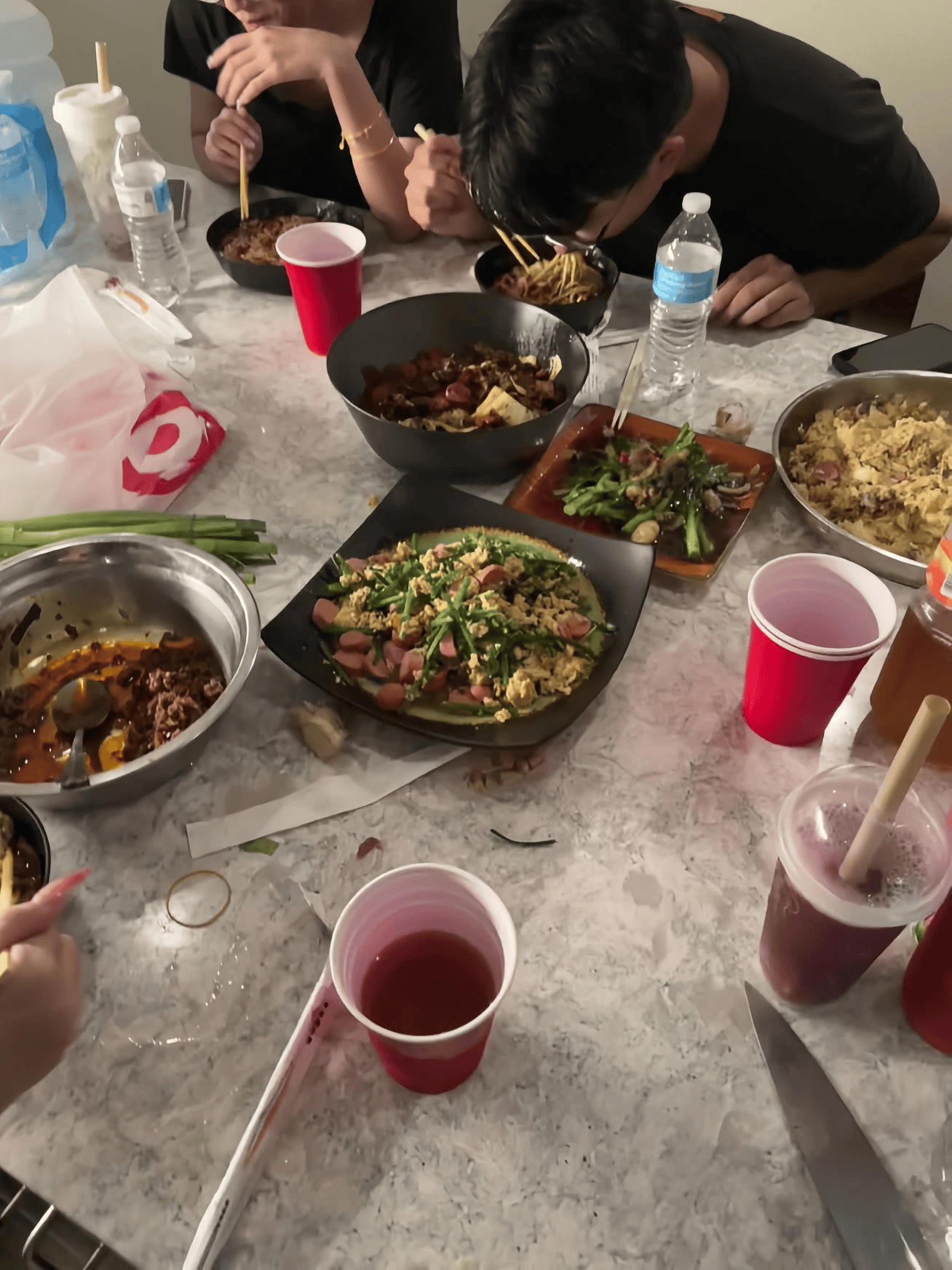 王俊杰社媒分享近期生活照并配文: 有在好好生活