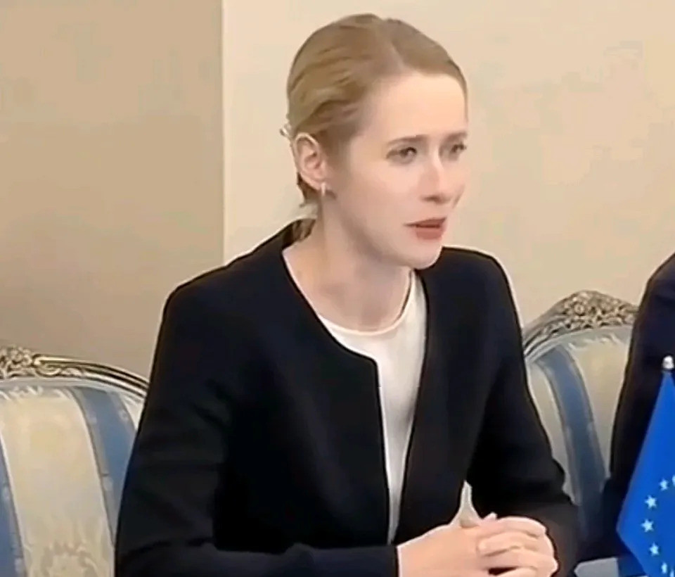 美国加税欧洲美女有点懵这世界变化太快，让人措手不及！前